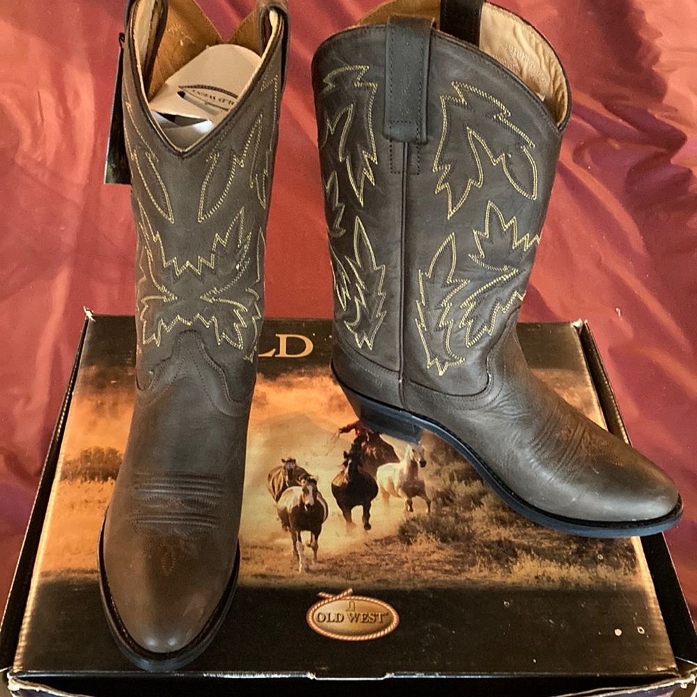 NEW-Old West Woman’s Western Boots size 6 1/2 M